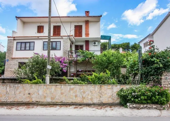 Nela 아파트 트로기르